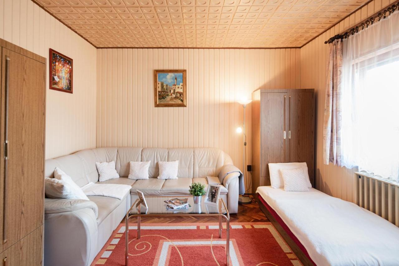 Vadkacsa Apartmanhaz Medencevel Zamárdi Eksteriør billede